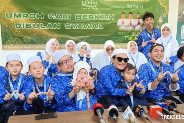 Wali Band Boyong Keluarga Besar Tunaikan Ibadah Umrah